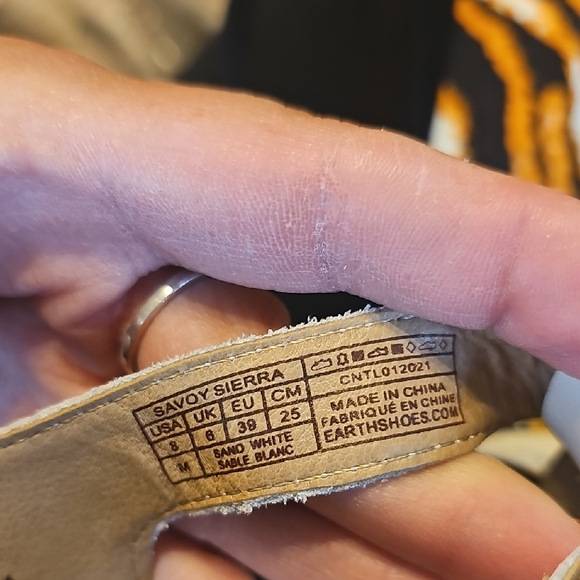 Earth Origins Women's Cream Sandals - Picture 6 of 7